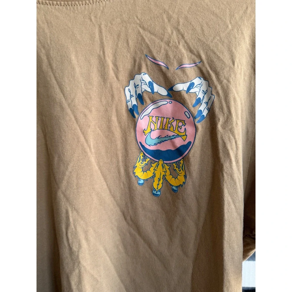 Nike Graphic Tee Tan Psychedelic Crystal Ball Surrealist Print Mens Medium